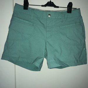 Athleta Dipper shorts sz 2 EUC LN mint green 739408